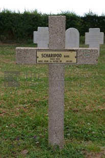 Le Cateau Military Cemetery - Scharipoo, Raul